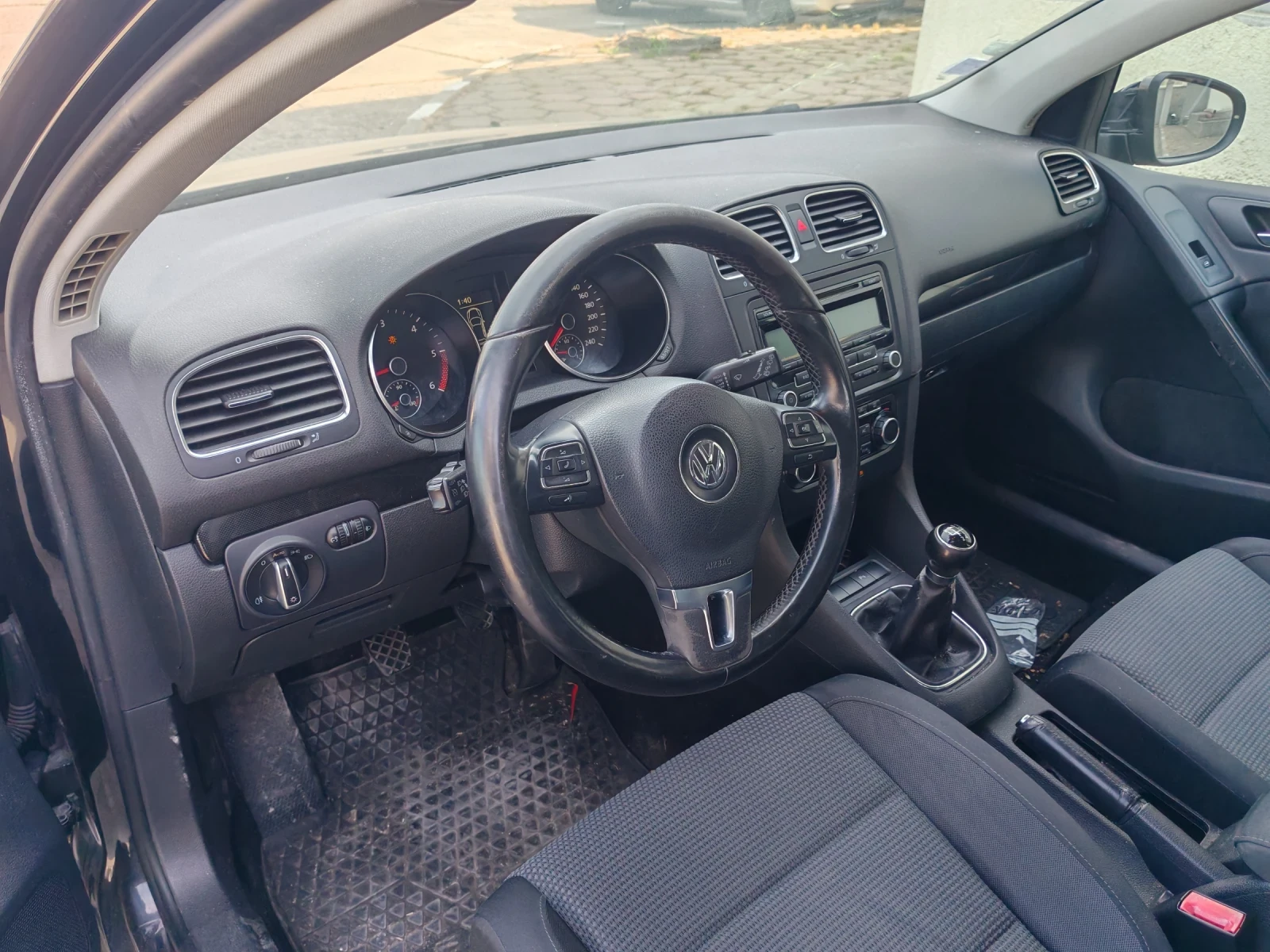VW Golf СПЕШНО!!!, снимка 11 - Автомобили и джипове - 54442936