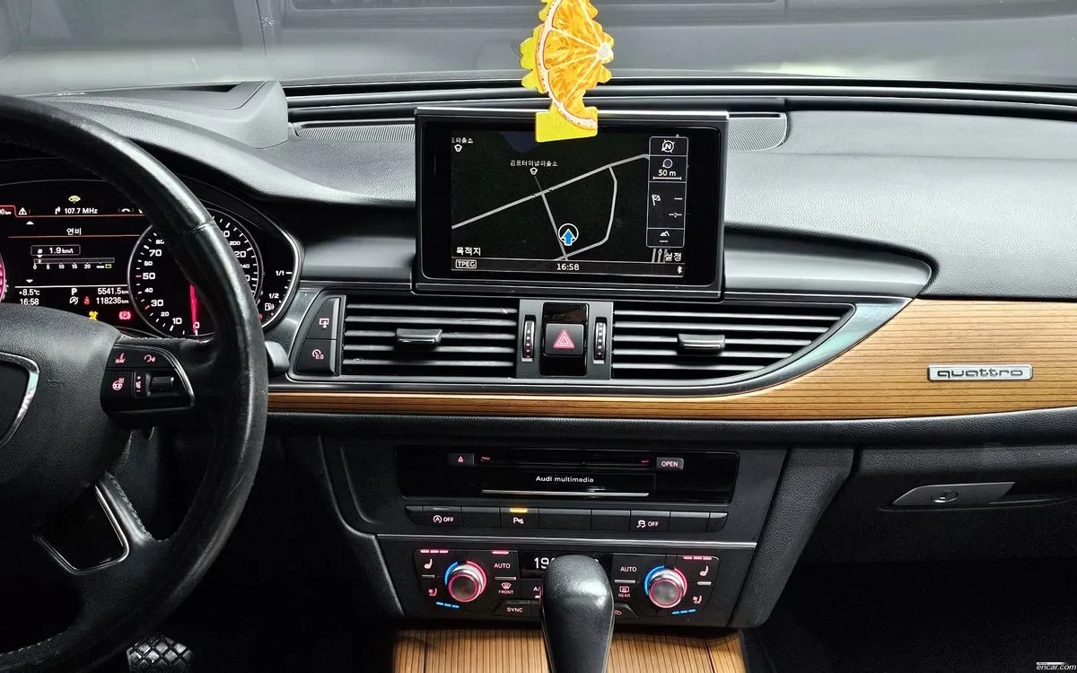 Audi A6 40TDI QUATTRO! PRESTIGE! PANO! КАМЕРИ!, снимка 13 - Автомобили и джипове - 54934141