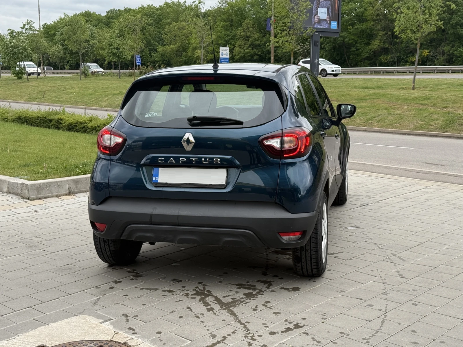 Renault Captur 1.5 dCi, снимка 9 - Автомобили и джипове - 55191499