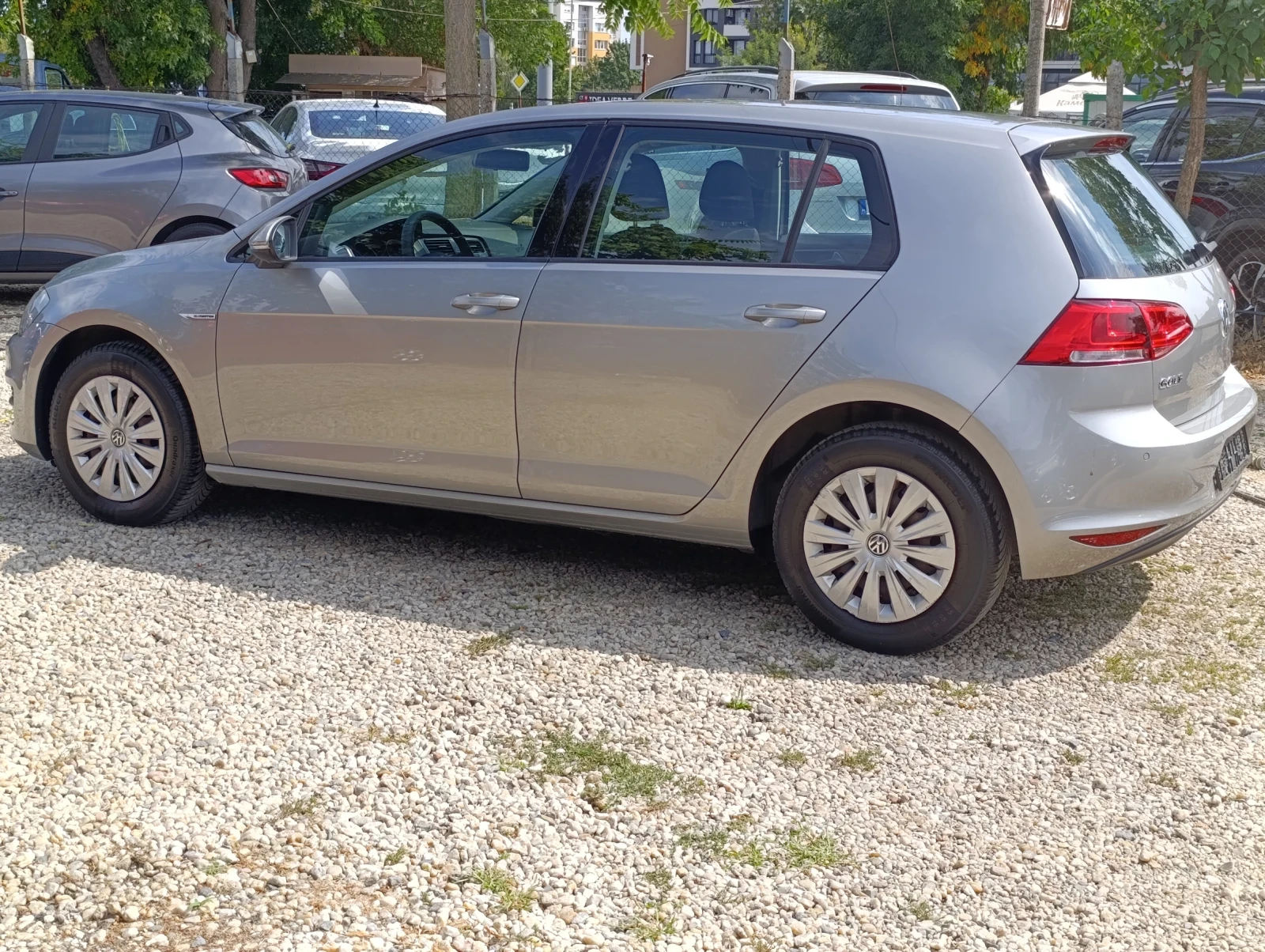 VW Golf  BENZIN, снимка 4 - Автомобили и джипове - 55949734