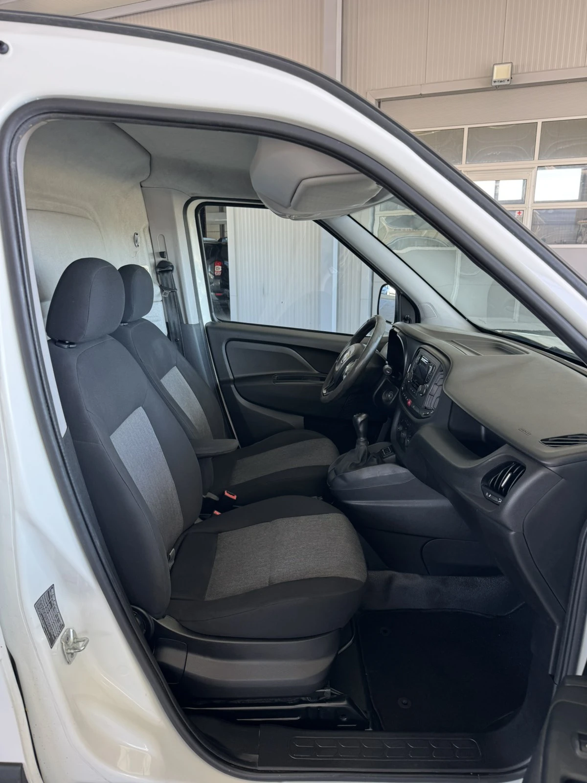 Fiat Doblo D* 95ps* КЛИМАТИК* , снимка 12 - Автомобили и джипове - 55975711