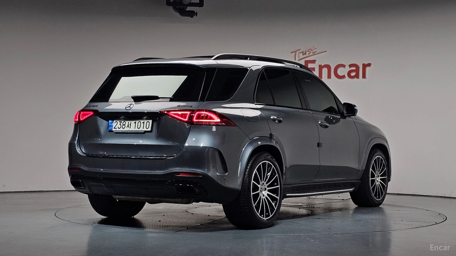 Mercedes-Benz GLE 450 AMG Line| BLACK WOOD| AIR| 360| VENTED S| HUD, снимка 4 - Автомобили и джипове - 56136871