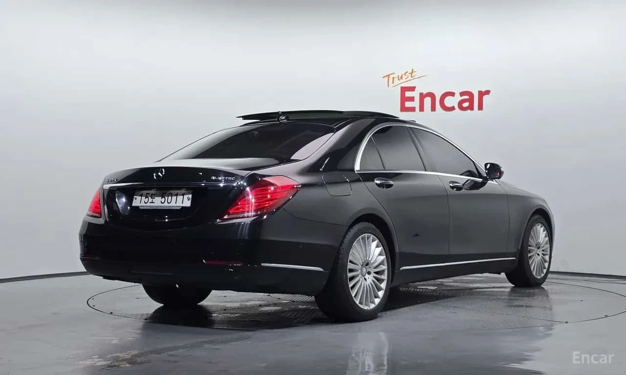 Mercedes-Benz S 350 4MATIC /ОБДУХВАНЕ/ПАНОРАМА/ДИСТРОНИК/360, снимка 2 - Автомобили и джипове - 56248657