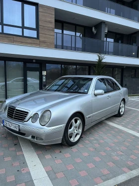 Mercedes-Benz E 320, снимка 1