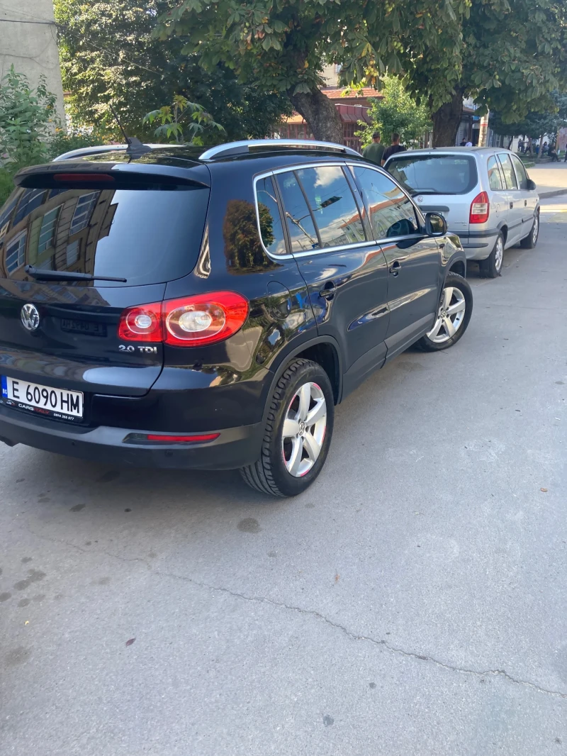 VW Tiguan 2.0TDI, снимка 16 - Автомобили и джипове - 47364043