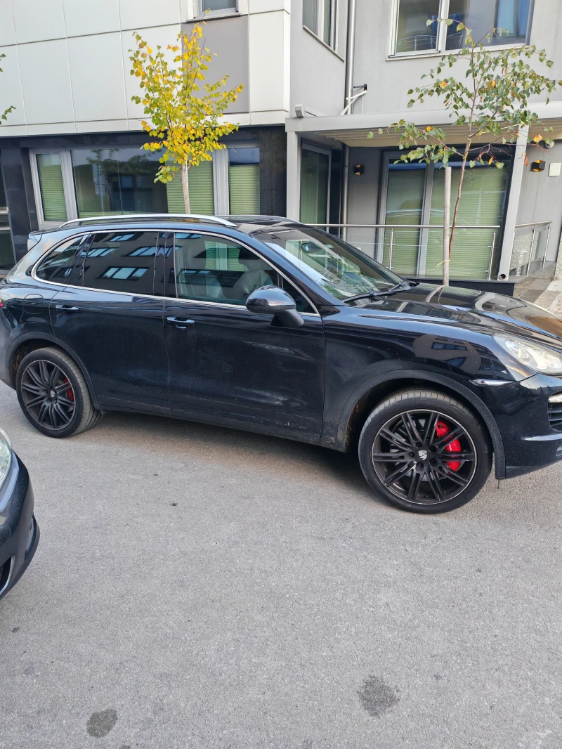 Porsche Cayenne Турбо, снимка 3 - Автомобили и джипове - 47542455