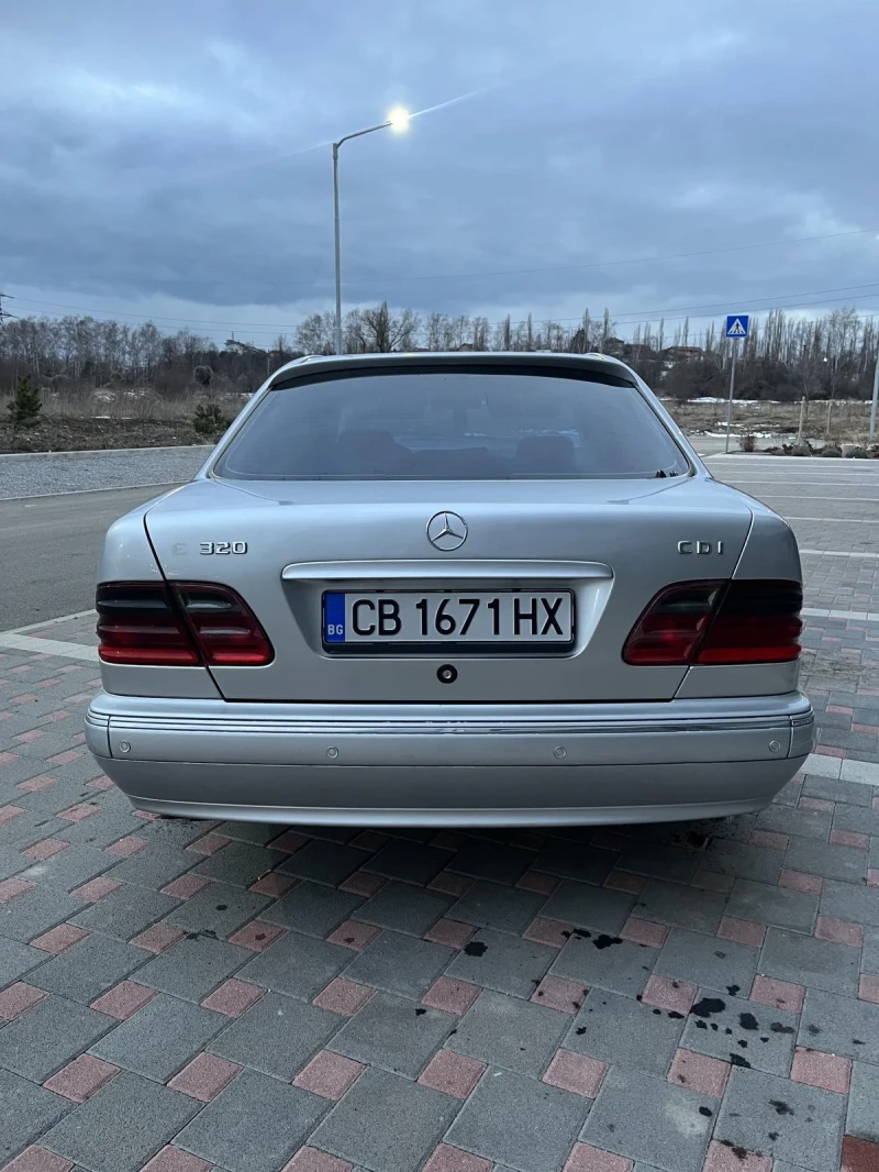 Mercedes-Benz E 320, снимка 5 - Автомобили и джипове - 48915821