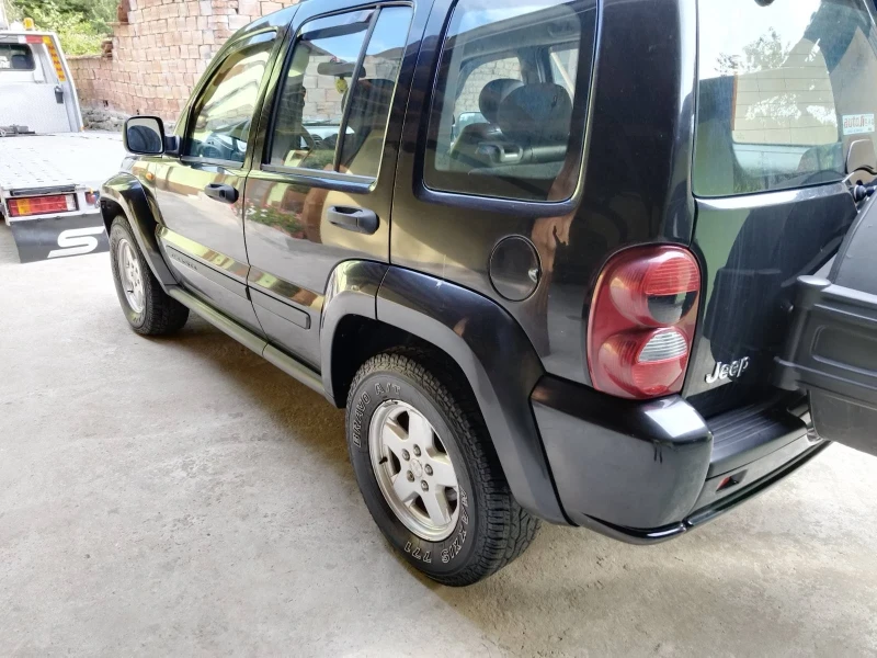 Jeep Cherokee, снимка 5 - Автомобили и джипове - 49123611