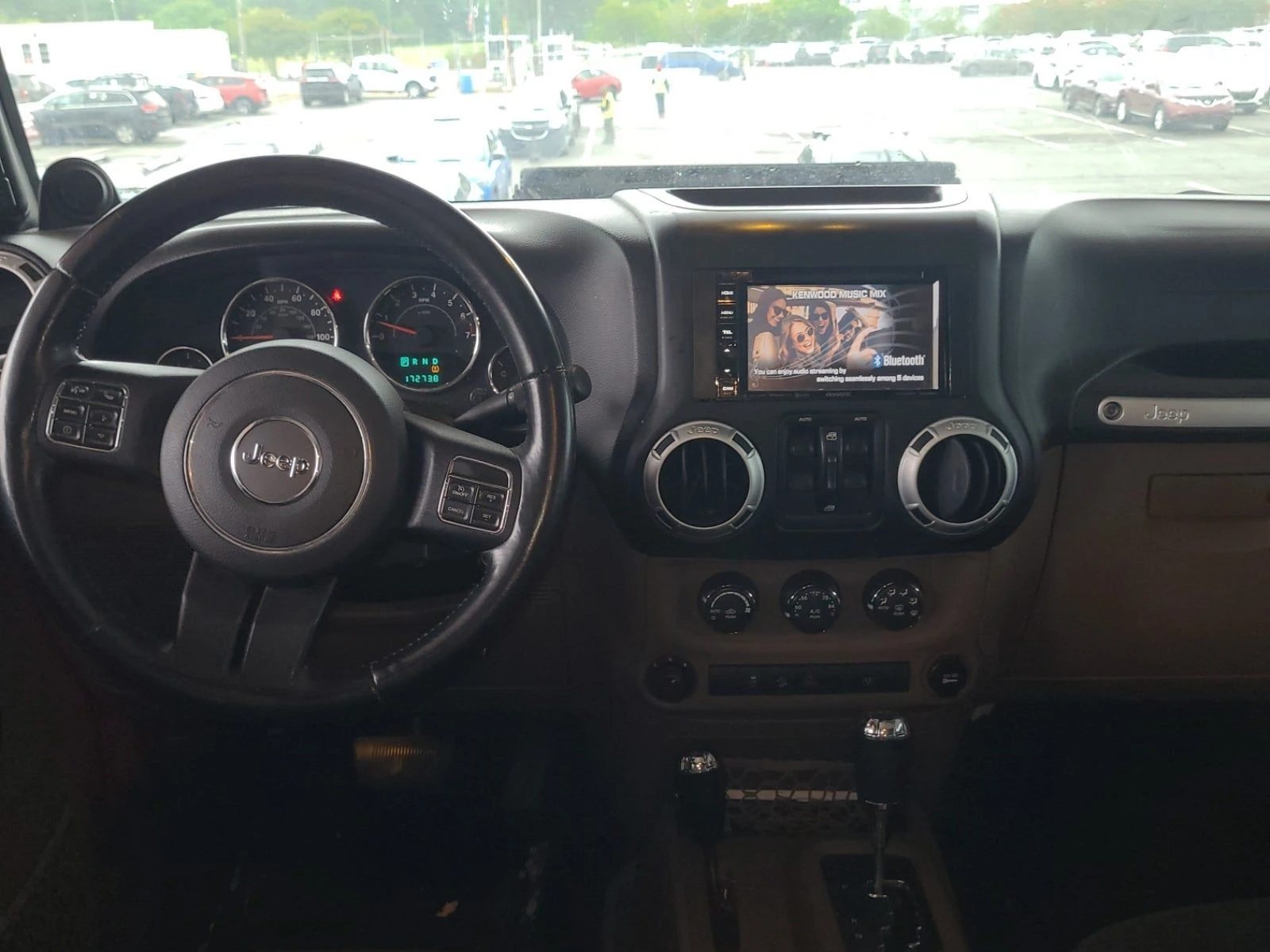 Jeep Wrangler 2014 Jeep Wrangler Unlimited Sahara - изображение 9