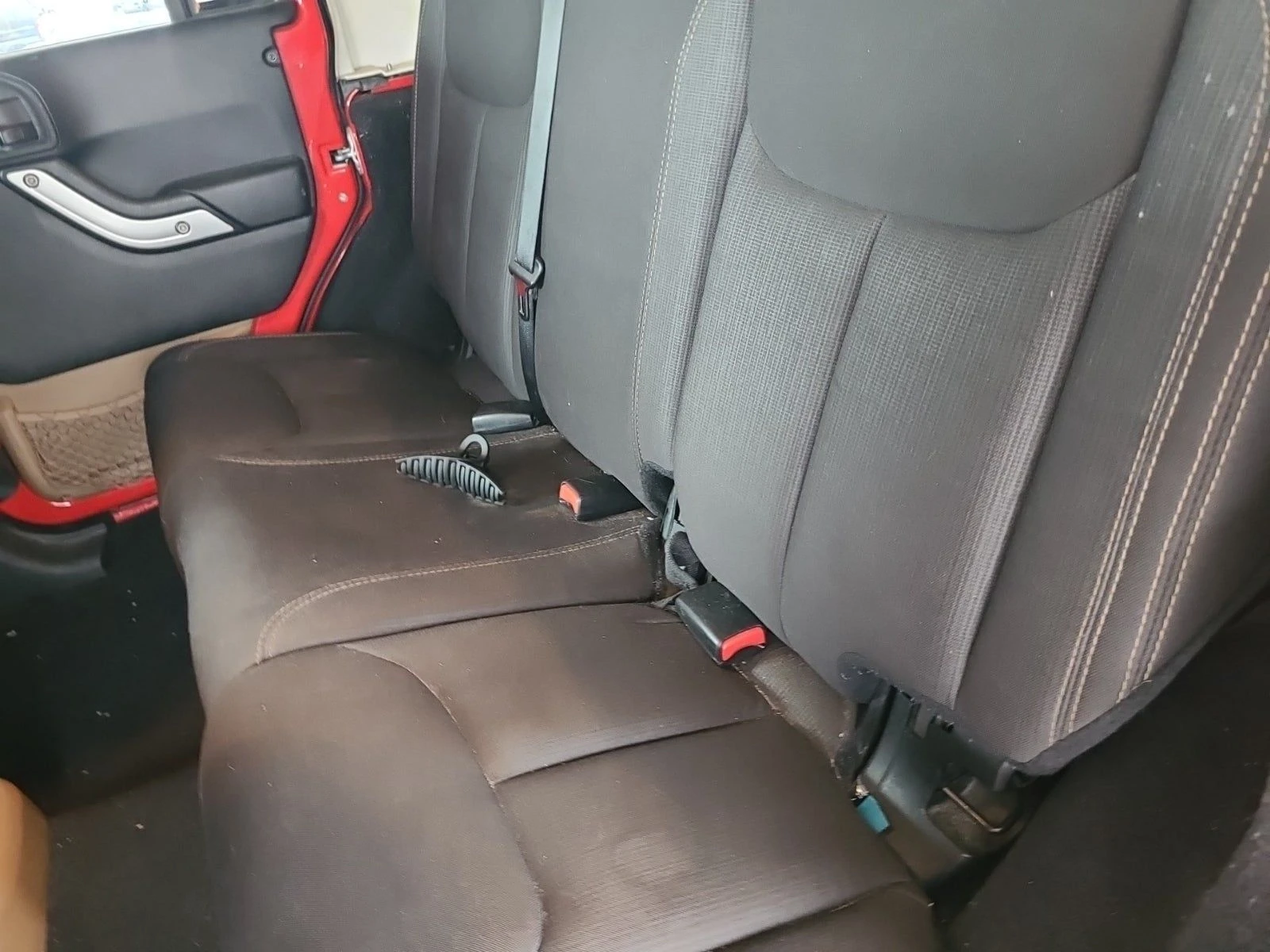 Jeep Wrangler 2014 Jeep Wrangler Unlimited Sahara - изображение 10