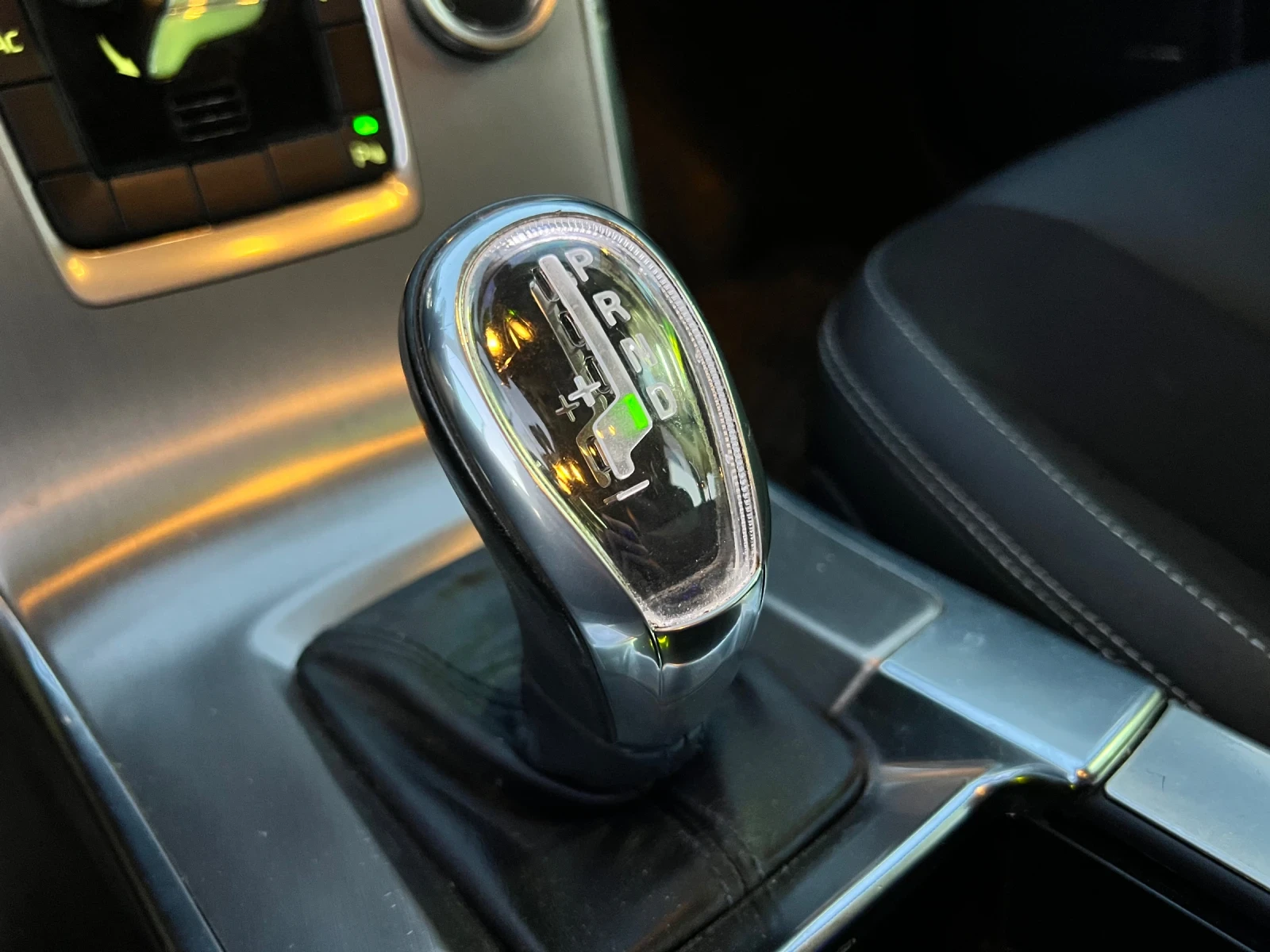 Volvo XC60 * HARMAN/KARDON* APPLE CARPLAY - изображение 6