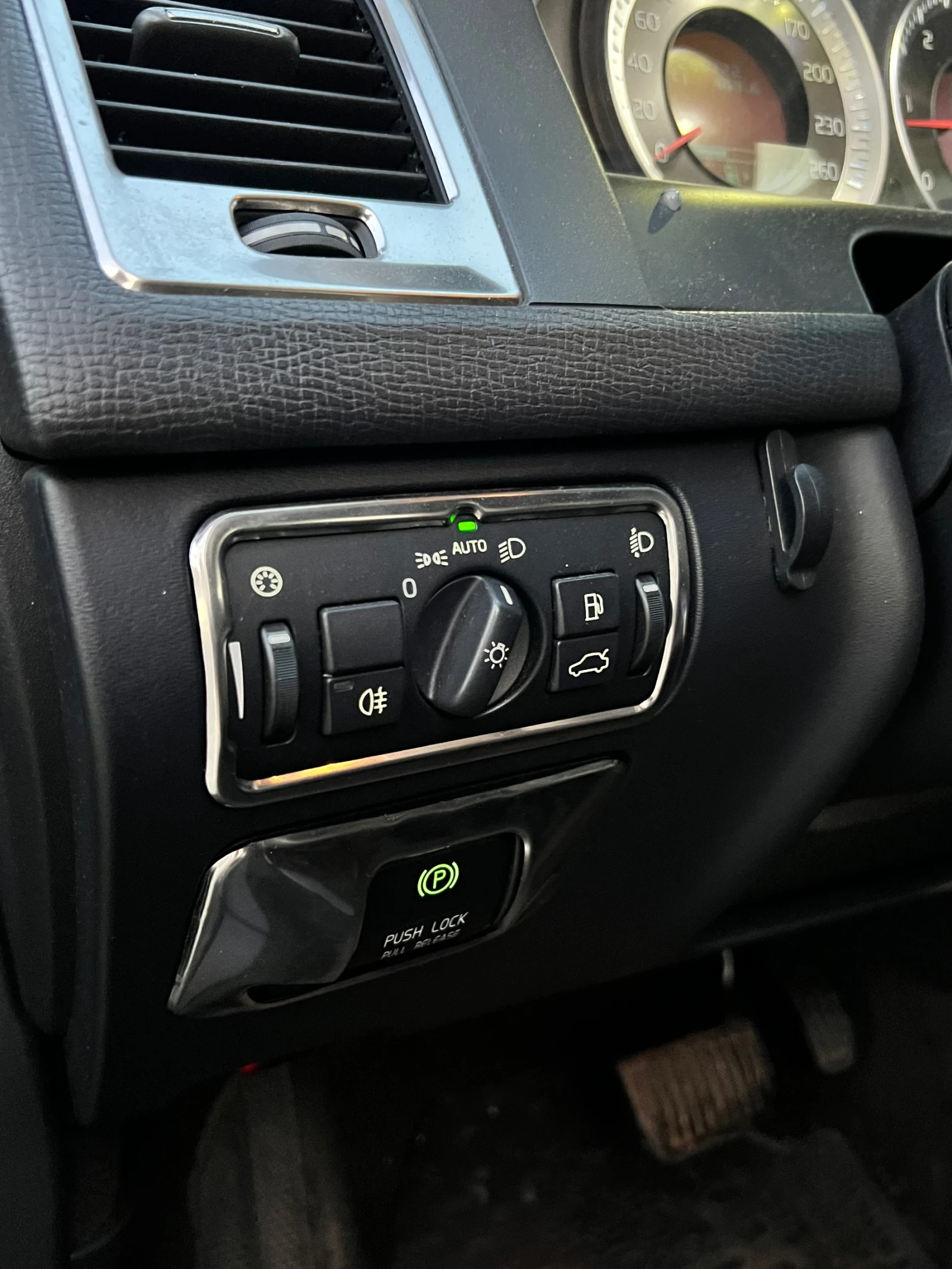 Volvo XC60 * HARMAN/KARDON* APPLE CARPLAY - изображение 4