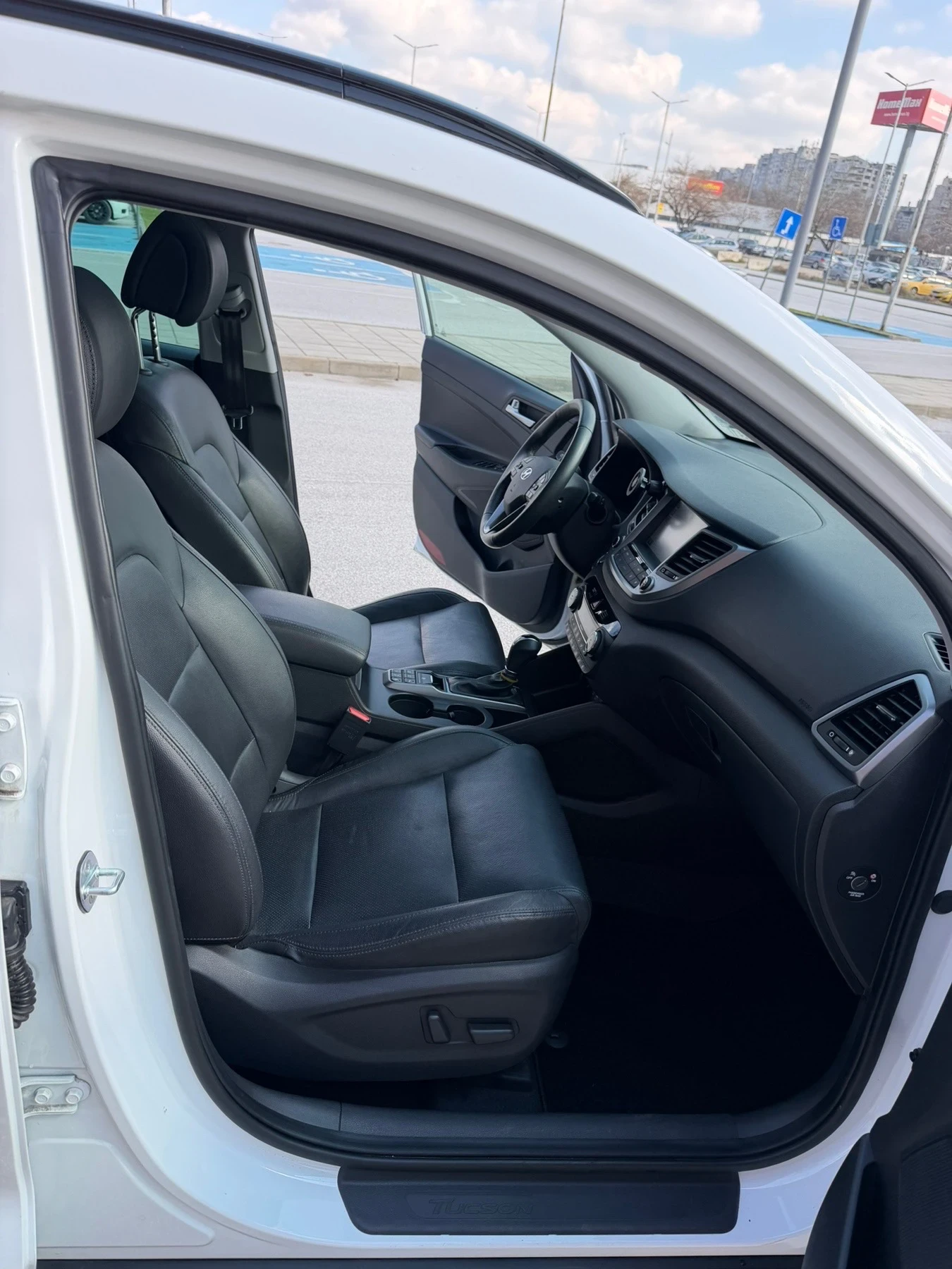 Hyundai Tucson 2.0 CRDI, снимка 8 - Автомобили и джипове - 53690504