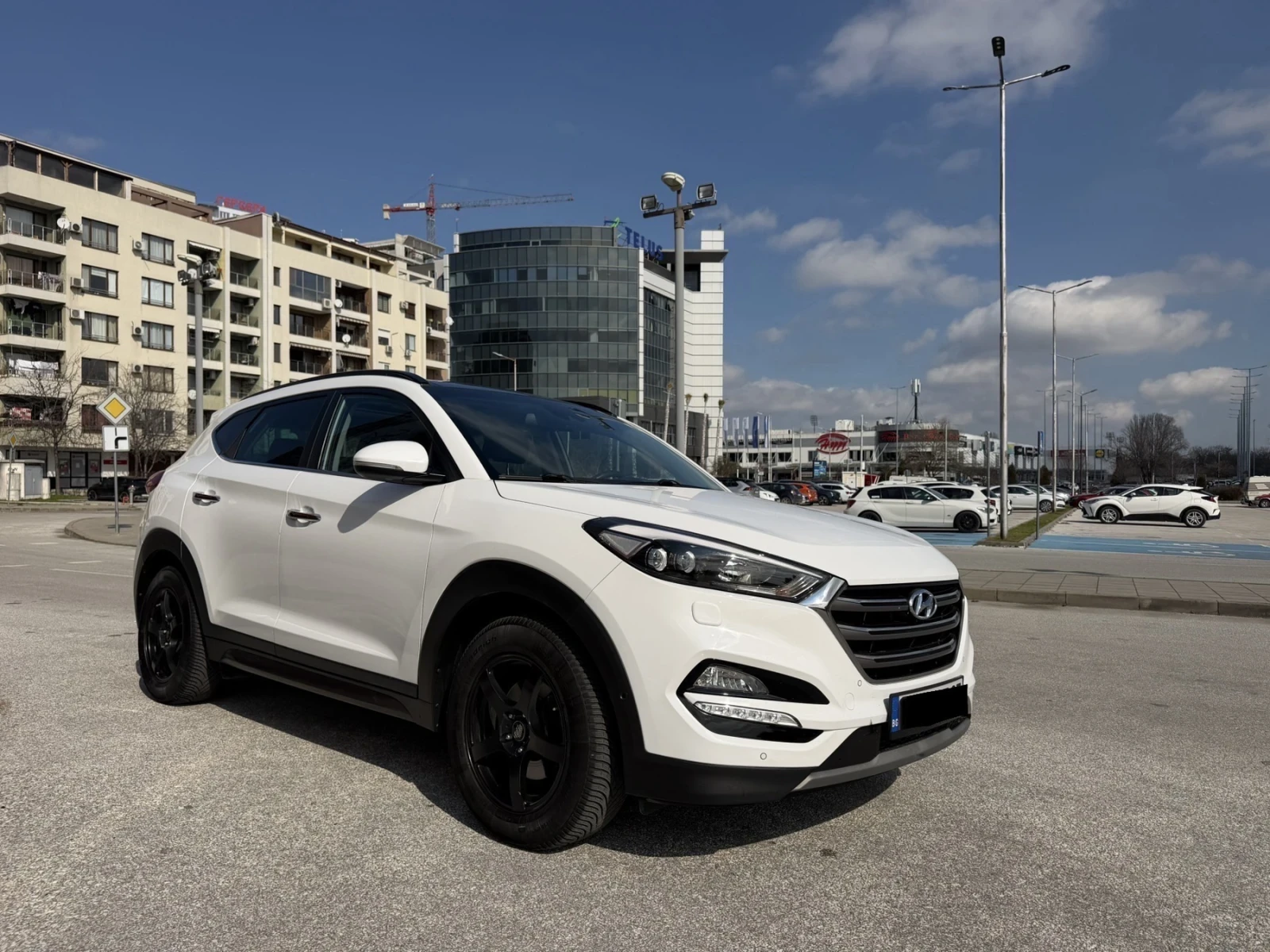 Hyundai Tucson 2.0 CRDI, снимка 2 - Автомобили и джипове - 53690504