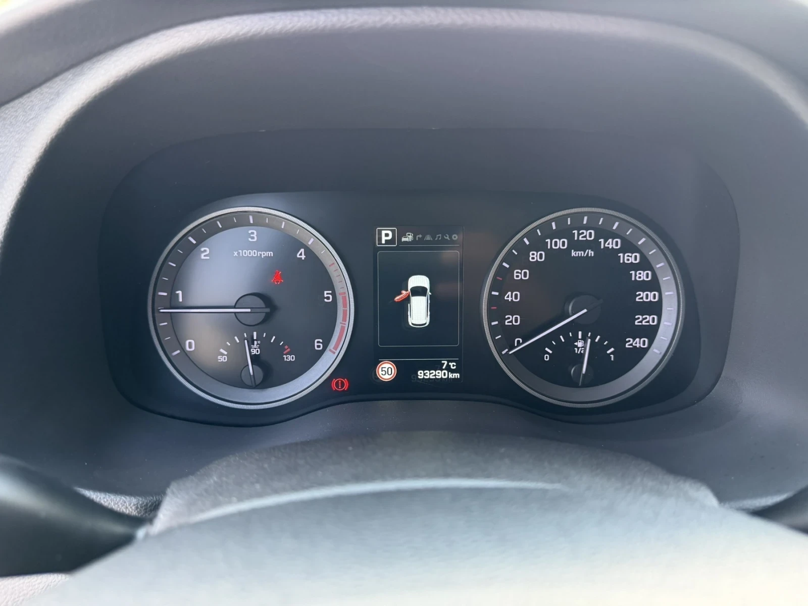 Hyundai Tucson 2.0 CRDI, снимка 10 - Автомобили и джипове - 53690504