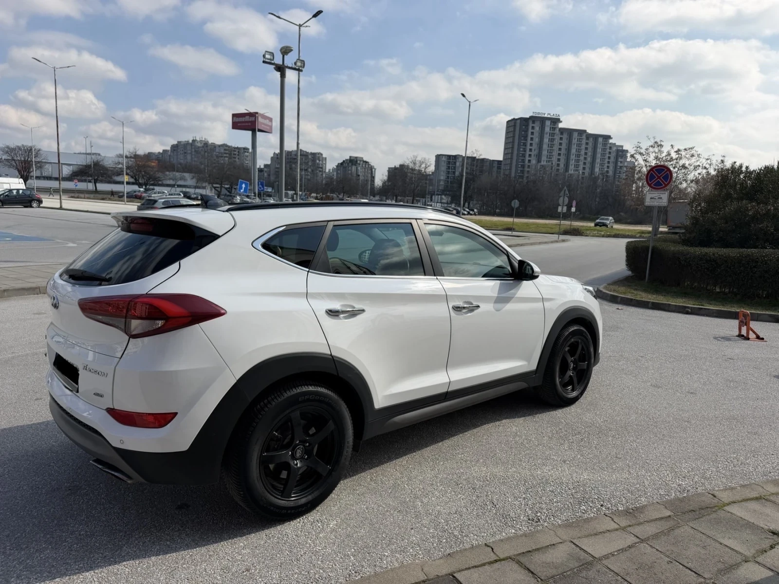 Hyundai Tucson 2.0 CRDI, снимка 4 - Автомобили и джипове - 53690504