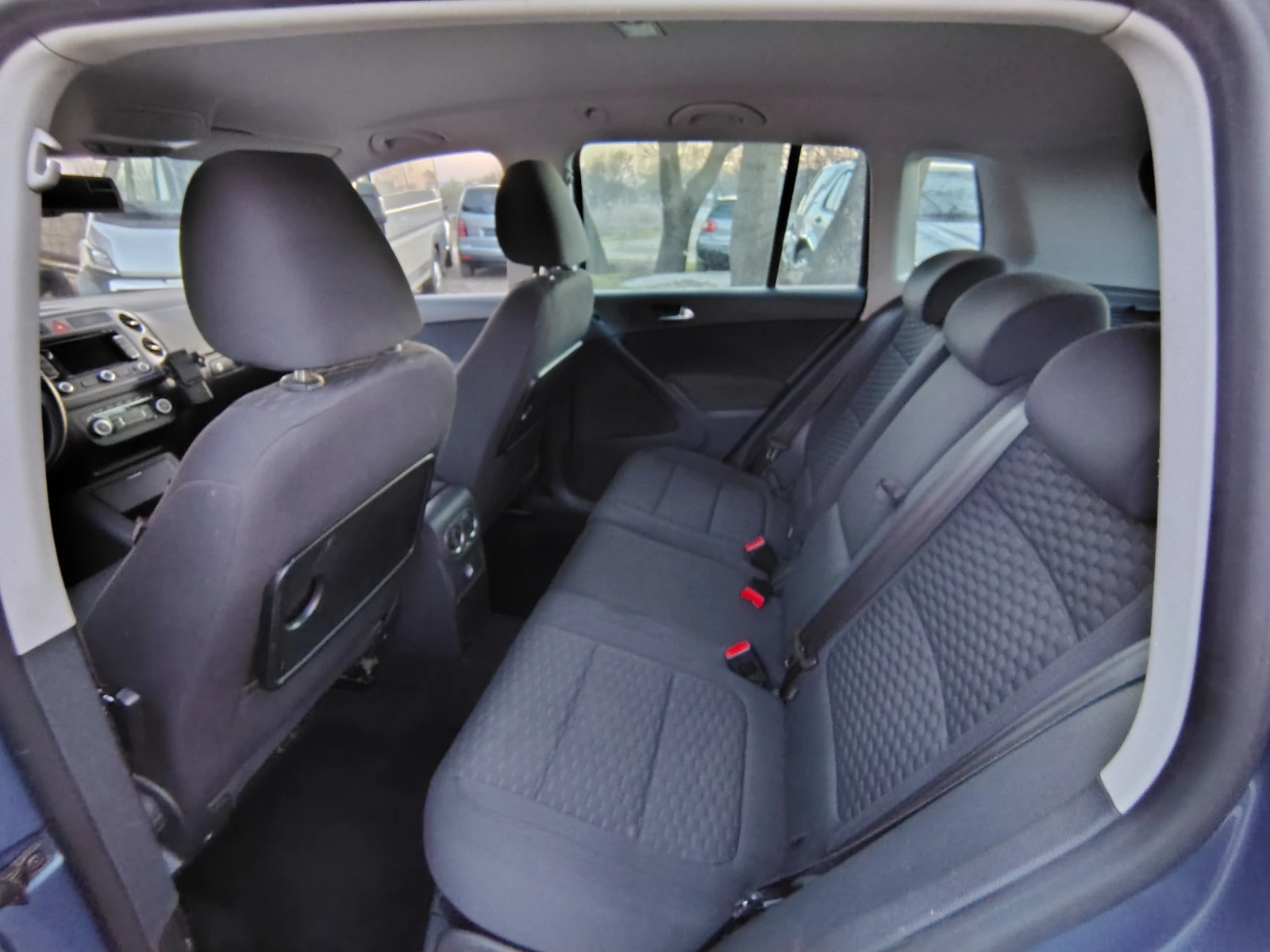 VW Tiguan, снимка 12 - Автомобили и джипове - 53871535