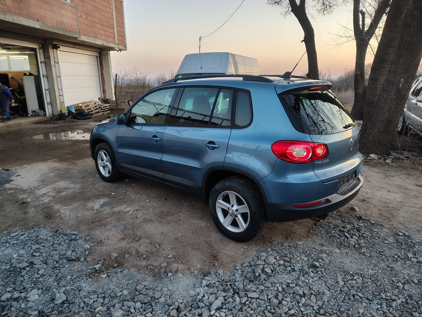 VW Tiguan, снимка 8 - Автомобили и джипове - 53871535