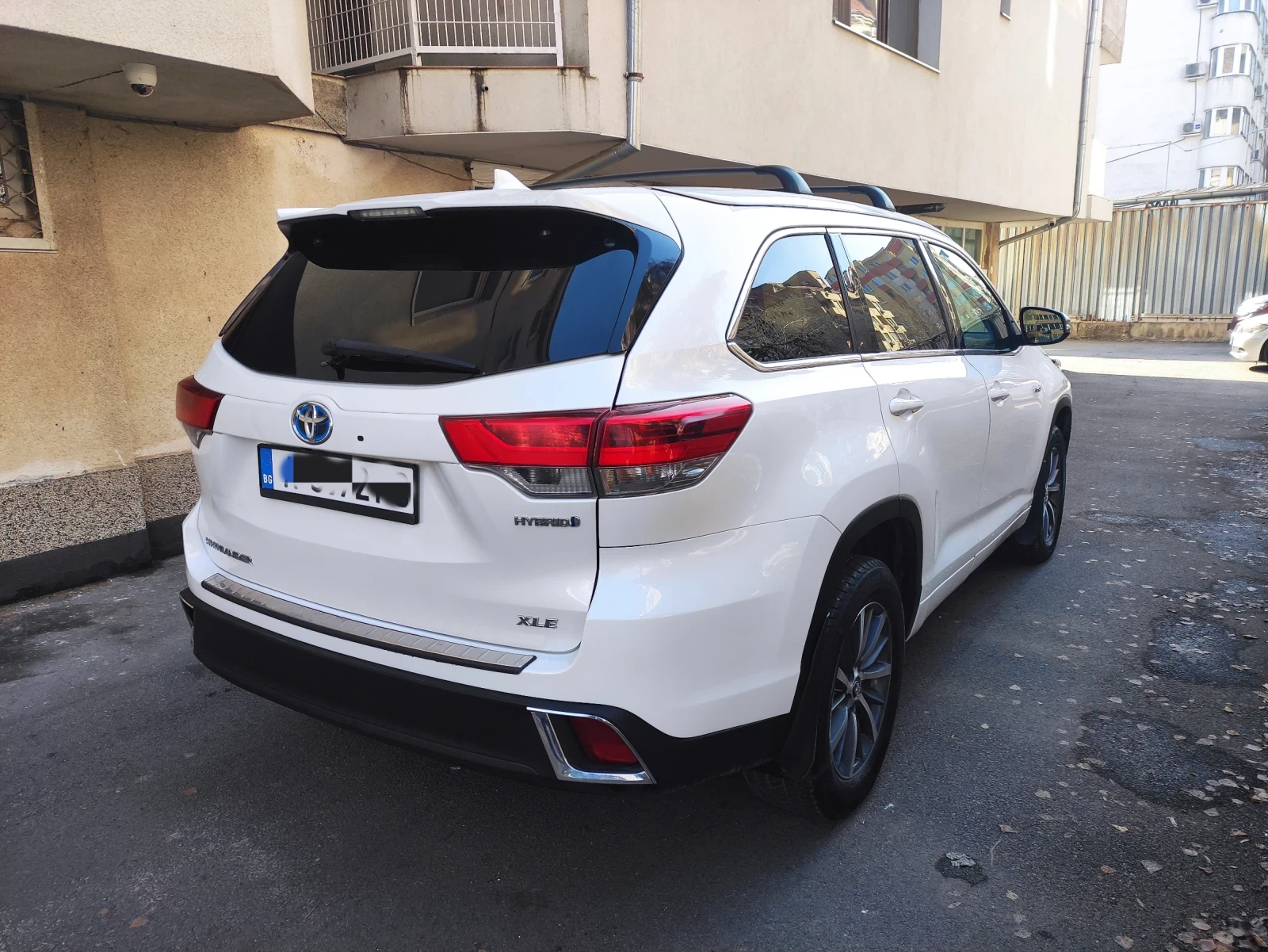 Toyota Highlander XLE 3.5 HYBRID HEV 7+ 1, снимка 4 - Автомобили и джипове - 53945744