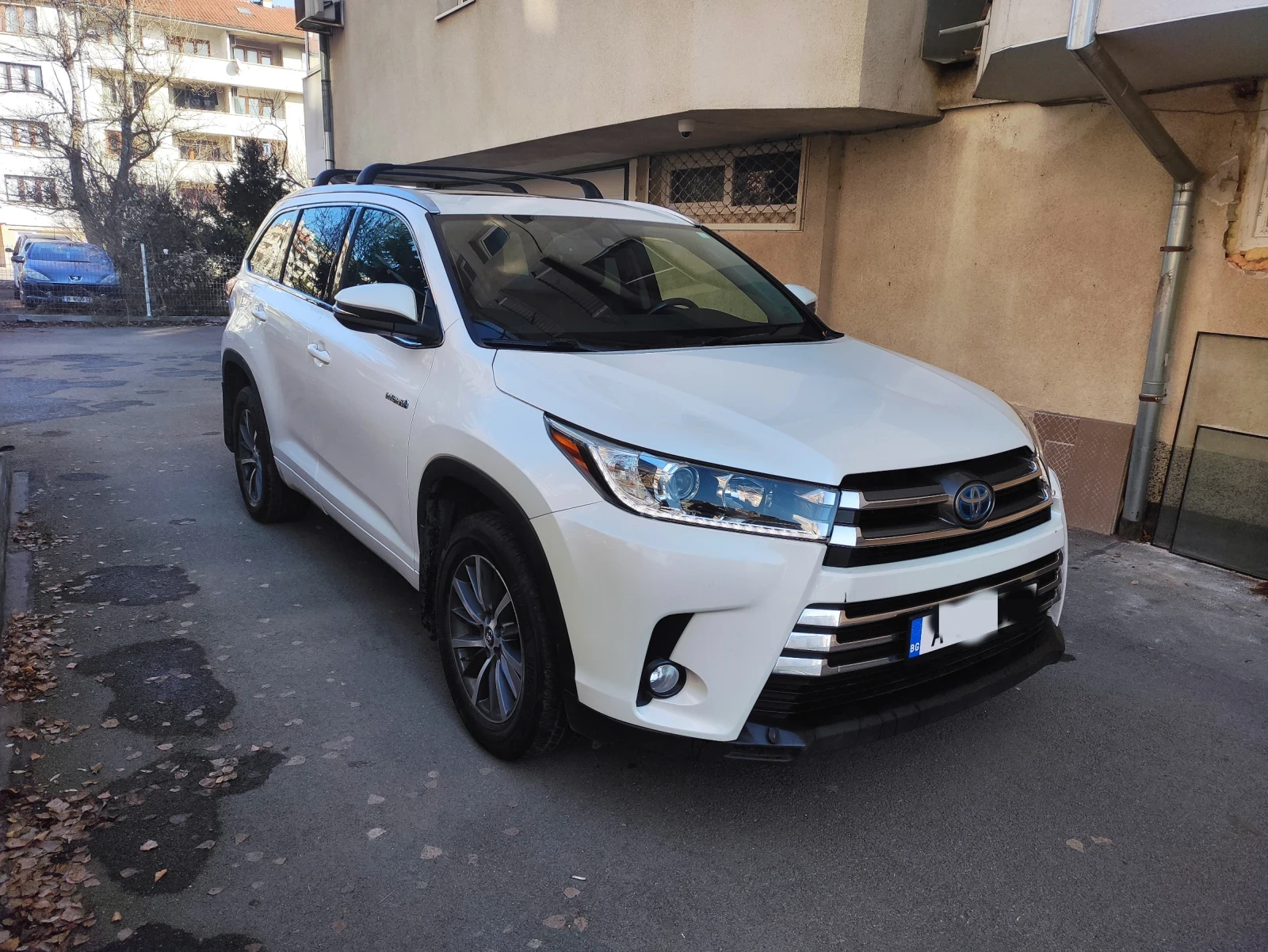 Toyota Highlander XLE 3.5 HYBRID HEV 7+ 1, снимка 3 - Автомобили и джипове - 53945744