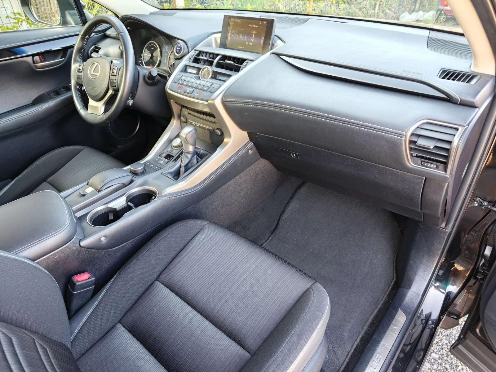 Lexus NX 300h 2.5HAYBRID.126хил.кмПЪЛНА СЕРВИЗНА ИСТОРИЯ В LEHUS, снимка 14 - Автомобили и джипове - 55649686