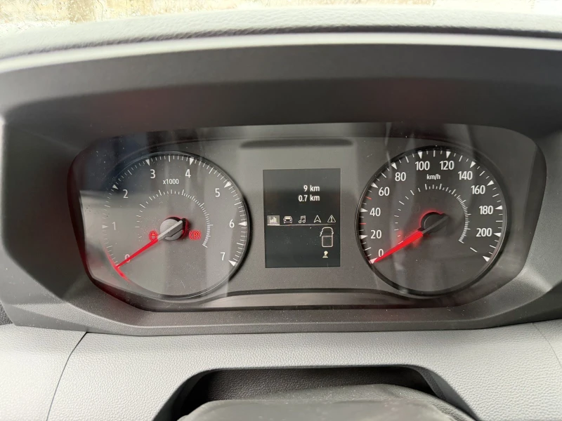 Renault Master ХЛАДИЛЕН L3H2 3, 5 т 2.0Blue dCi 130, снимка 13 - Бусове и автобуси - 53377839