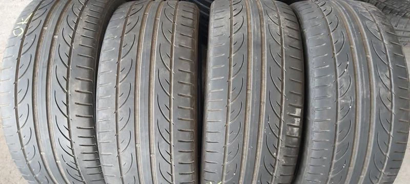 Гуми Летни 225/40R18, снимка 1 - Гуми и джанти - 32781548