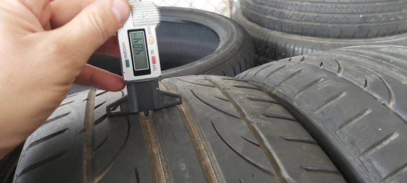 Гуми Летни 225/40R18, снимка 4 - Гуми и джанти - 32781548