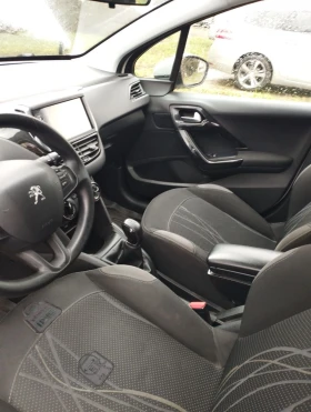 Peugeot 208 - 3900 € / 7627.74 лв. - 24061221 9