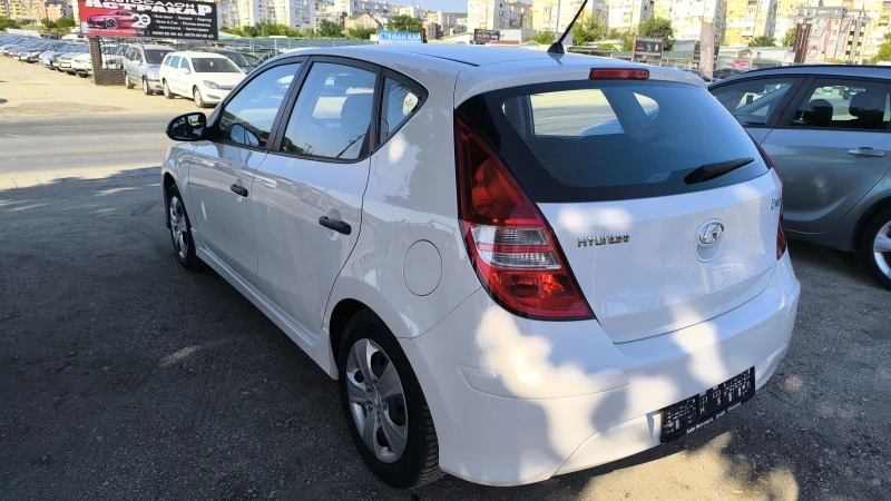 Hyundai I30 1.4i, снимка 4 - Автомобили и джипове - 50943139