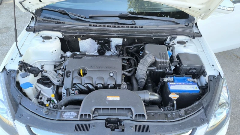 Hyundai I30 1.4i, снимка 15 - Автомобили и джипове - 50943139