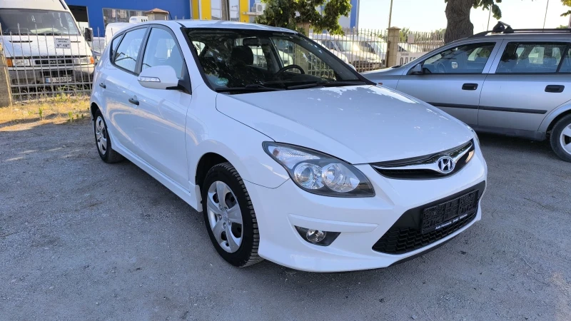 Hyundai I30 1.4i, снимка 2 - Автомобили и джипове - 50943139