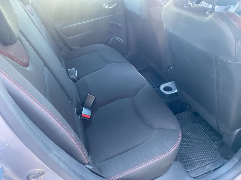 Renault Clio 1.2i, снимка 12 - Автомобили и джипове - 51169404