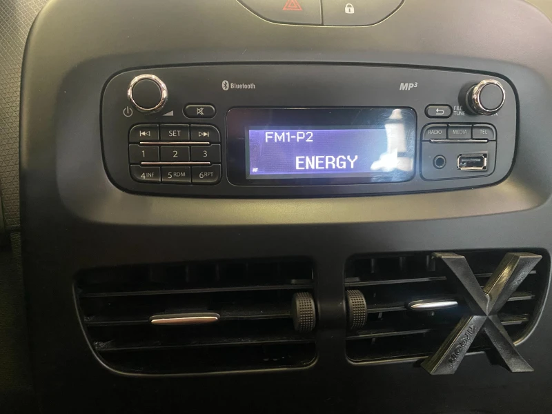 Renault Clio 1.2i, снимка 16 - Автомобили и джипове - 51169404