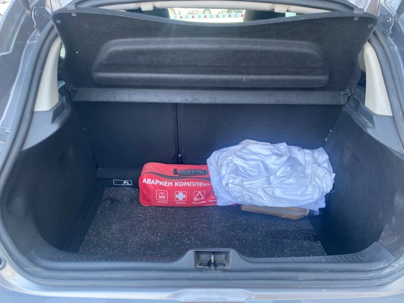 Renault Clio 1.2i, снимка 13 - Автомобили и джипове - 51169404