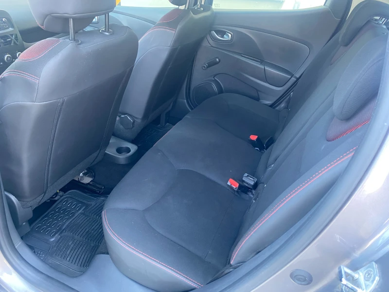 Renault Clio 1.2i, снимка 9 - Автомобили и джипове - 51169404