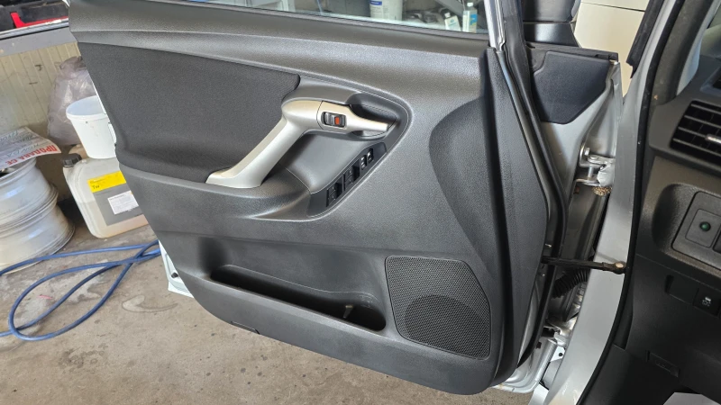 Toyota Verso 1.8* 2011г* бензин* 147кс, снимка 15 - Автомобили и джипове - 52413912