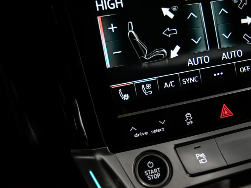 Audi E-Tron TECHNIK QUATTRO HEADS UP BLIND SPOTS NAVI REAR CAM, снимка 11 - Автомобили и джипове - 52662744