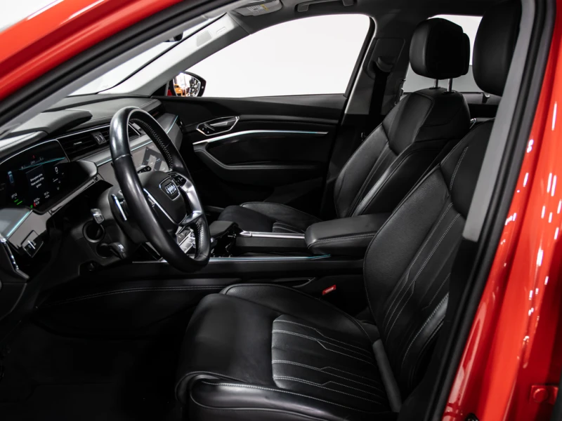 Audi E-Tron TECHNIK QUATTRO HEADS UP BLIND SPOTS NAVI REAR CAM, снимка 12 - Автомобили и джипове - 52662744