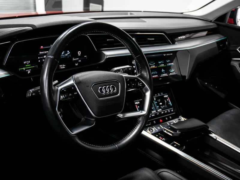 Audi E-Tron TECHNIK QUATTRO HEADS UP BLIND SPOTS NAVI REAR CAM, снимка 8 - Автомобили и джипове - 52662744