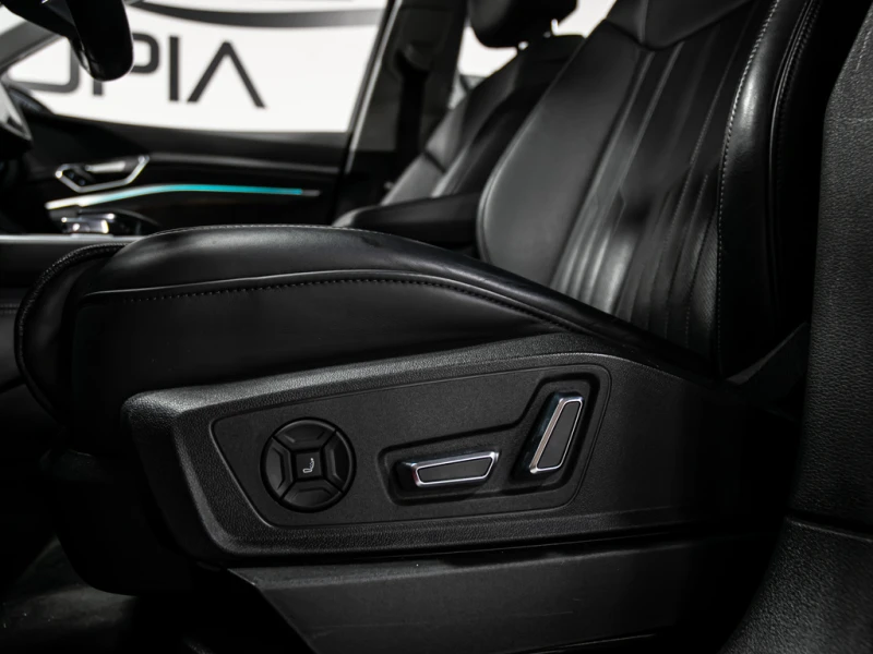 Audi E-Tron TECHNIK QUATTRO HEADS UP BLIND SPOTS NAVI REAR CAM, снимка 10 - Автомобили и джипове - 52662744