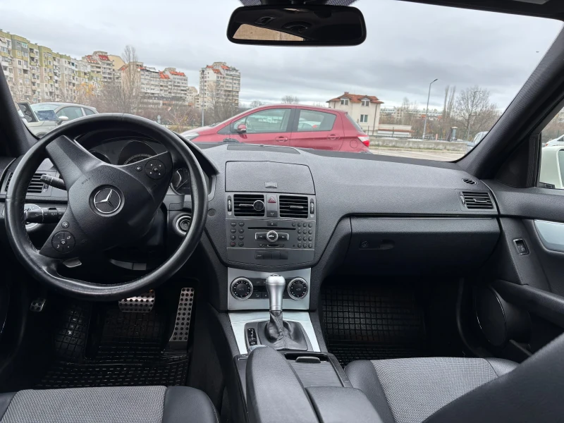 Mercedes-Benz C 220, снимка 10 - Автомобили и джипове - 52671535