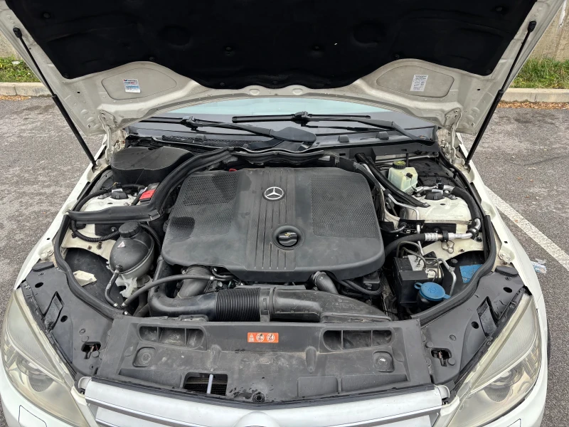 Mercedes-Benz C 220, снимка 11 - Автомобили и джипове - 52671535