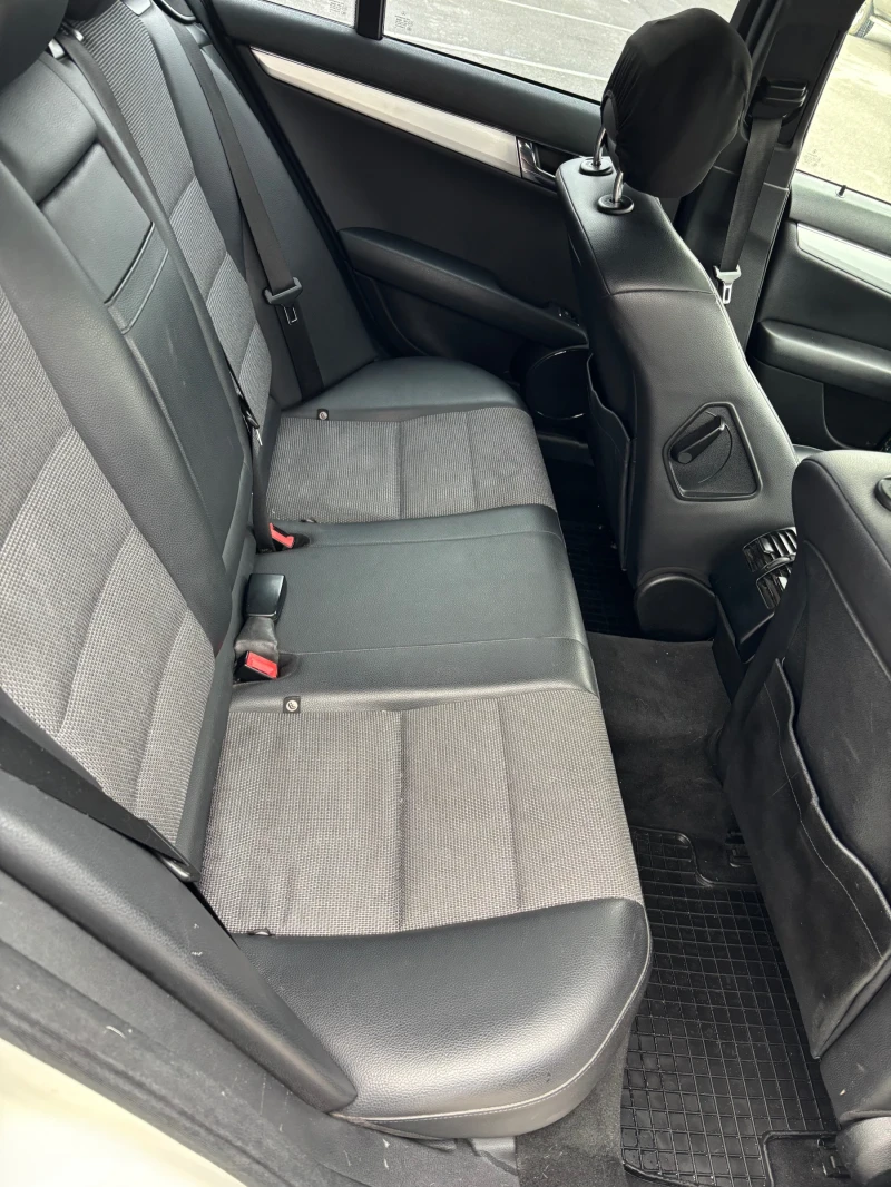 Mercedes-Benz C 220, снимка 5 - Автомобили и джипове - 52671535