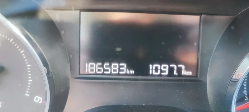 Peugeot 208, снимка 7 - Автомобили и джипове - 52942792