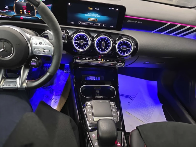 Mercedes-Benz A 35 * AMG * CARFAX * БЕЗ ПЪРВОНАЧАЛНА ВНОСКА, снимка 9 - Автомобили и джипове - 52950834