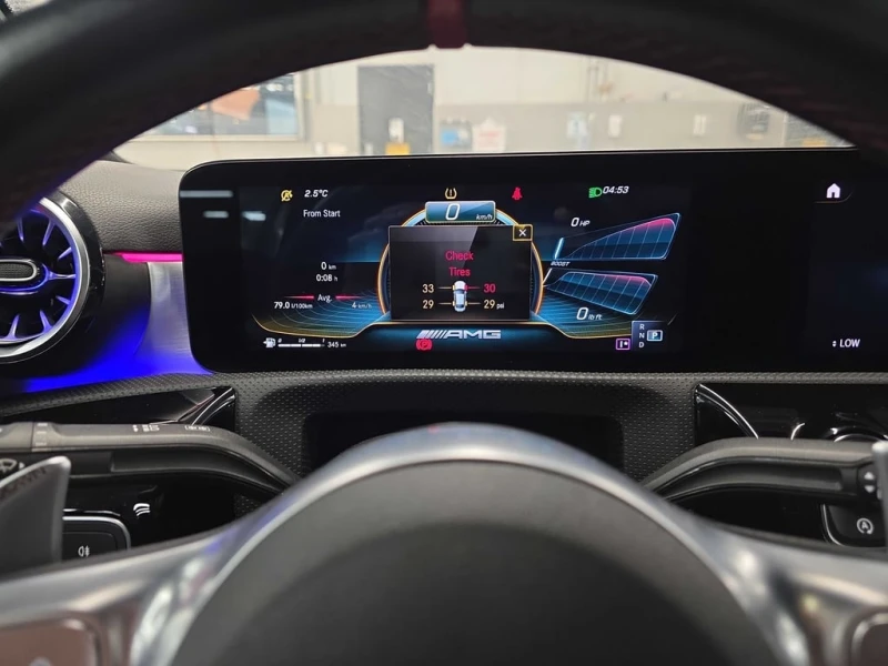 Mercedes-Benz A 35 * AMG * CARFAX * БЕЗ ПЪРВОНАЧАЛНА ВНОСКА, снимка 17 - Автомобили и джипове - 52950834