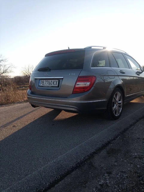 Mercedes-Benz C 200 фейслифт, снимка 15 - Автомобили и джипове - 48561379