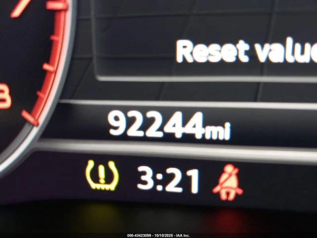 Audi A4 Premium Plus* Дигитал* Подгреви* Пано* Камера* , снимка 15 - Автомобили и джипове - 52645199