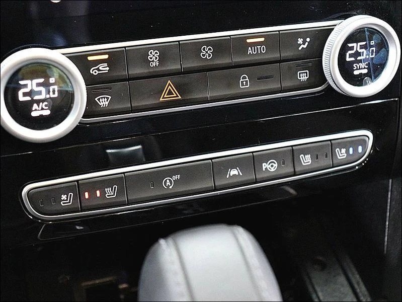 Renault Samsung SM6 КРАЙНА ЦЕНА: 16920 EUR !!!РЕАЛНА КРАЙНА ЦЕНА!!!, снимка 11 - Автомобили и джипове - 55969206
